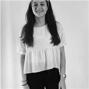 Soy estudiante en 4º de carrera. Resido en Pontevedra y puedo dar clases de refuerzo a niños que cursen Educación Primaria